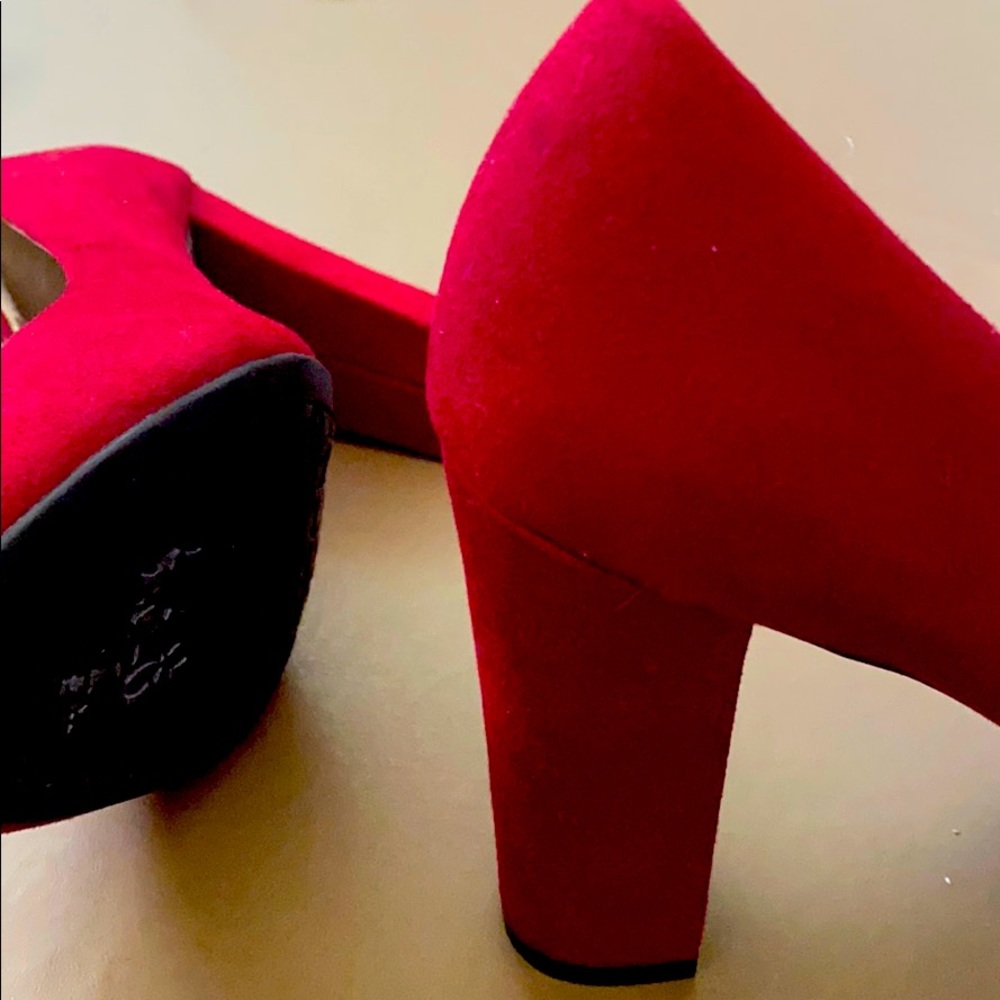Merona wine-colored suede pumps about 3.5 inch